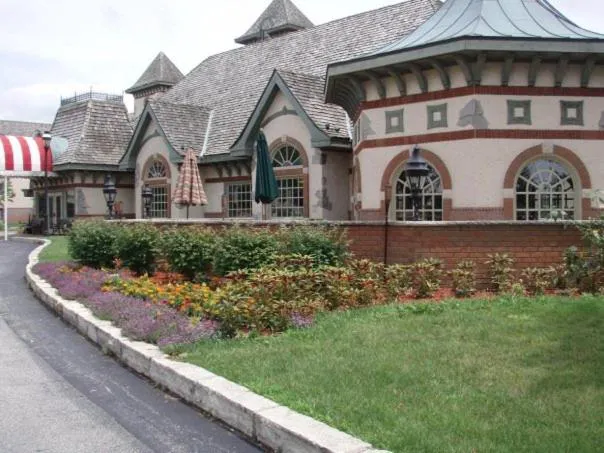 Chateau-Bloomington Restaurant hotel detail image 1