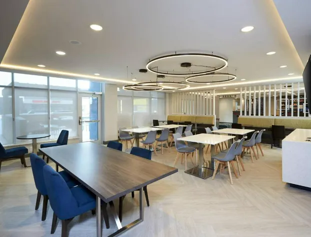 TownePlace Suites by Marriott Hamilton hotel detail image 4