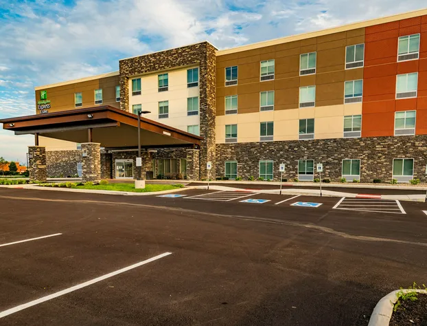 Holiday Inn Express & Suites Dayton East - Beavercreek by IHG hotel detail image 1