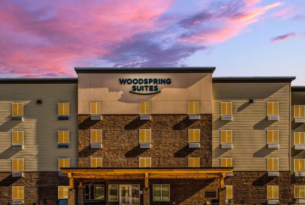Woodspring Suites West Des Moines hotel hero