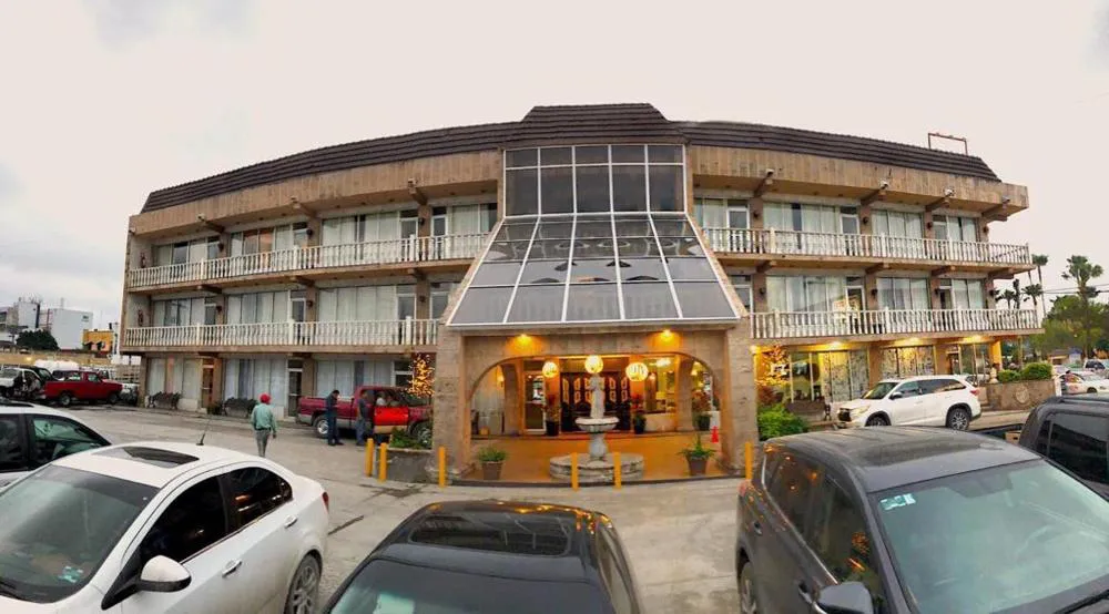 Hotel Plaza Riviera hotel hero