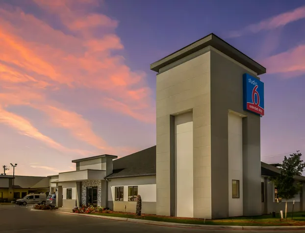 Studio 6 Deer Park, TX hotel detail image 1