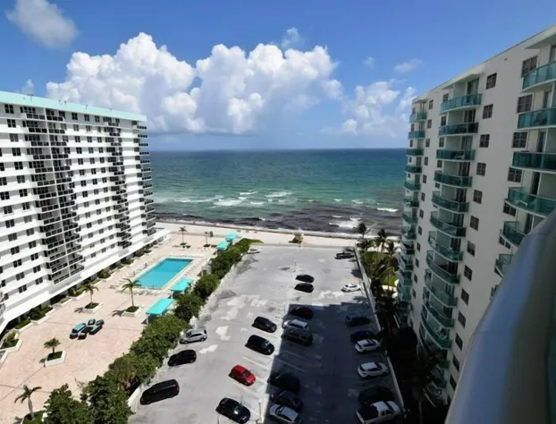 Amazing 2 Bed 2 Bath With Ocean View at Tides hotel detail image 2