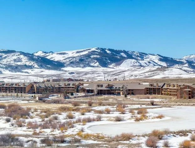 DOCO Rocky Mountain Vacation Rental-Queen Studio with Resort Amenities hotel detail image 3