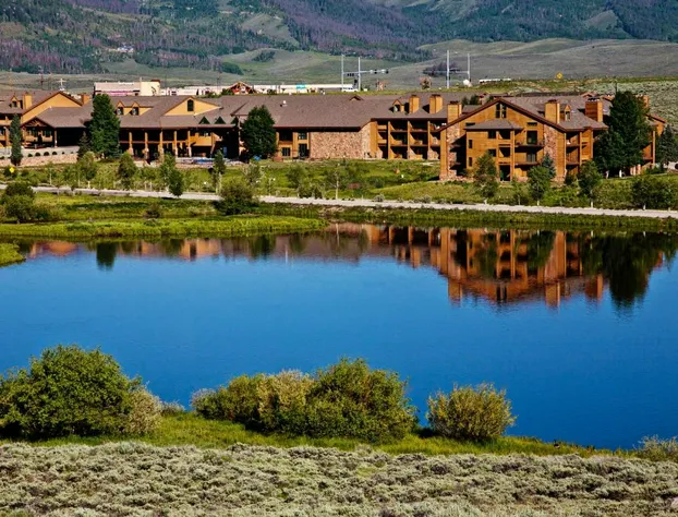 DOCO Rocky Mountain Vacation Rental-Queen Studio with Resort Amenities hotel detail image 4