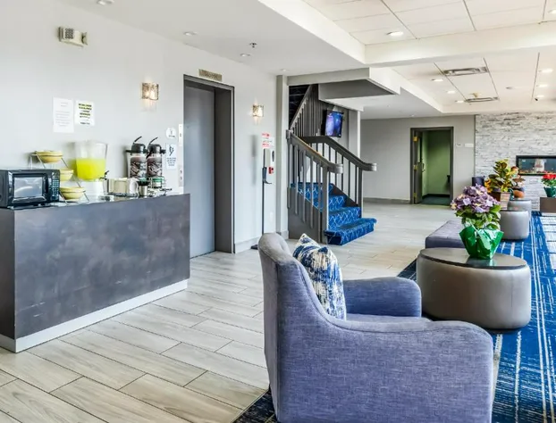 Quality Inn Roseville-Detroit North hotel detail image 1