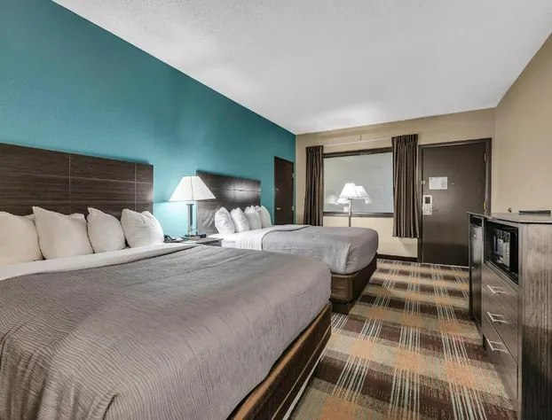 Quality Inn Roseville-Detroit North hotel detail image 4