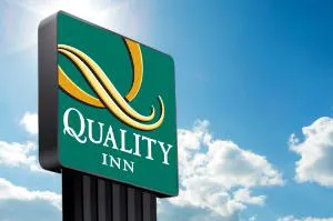 Quality Inn Roseville-Detroit North hotel hero