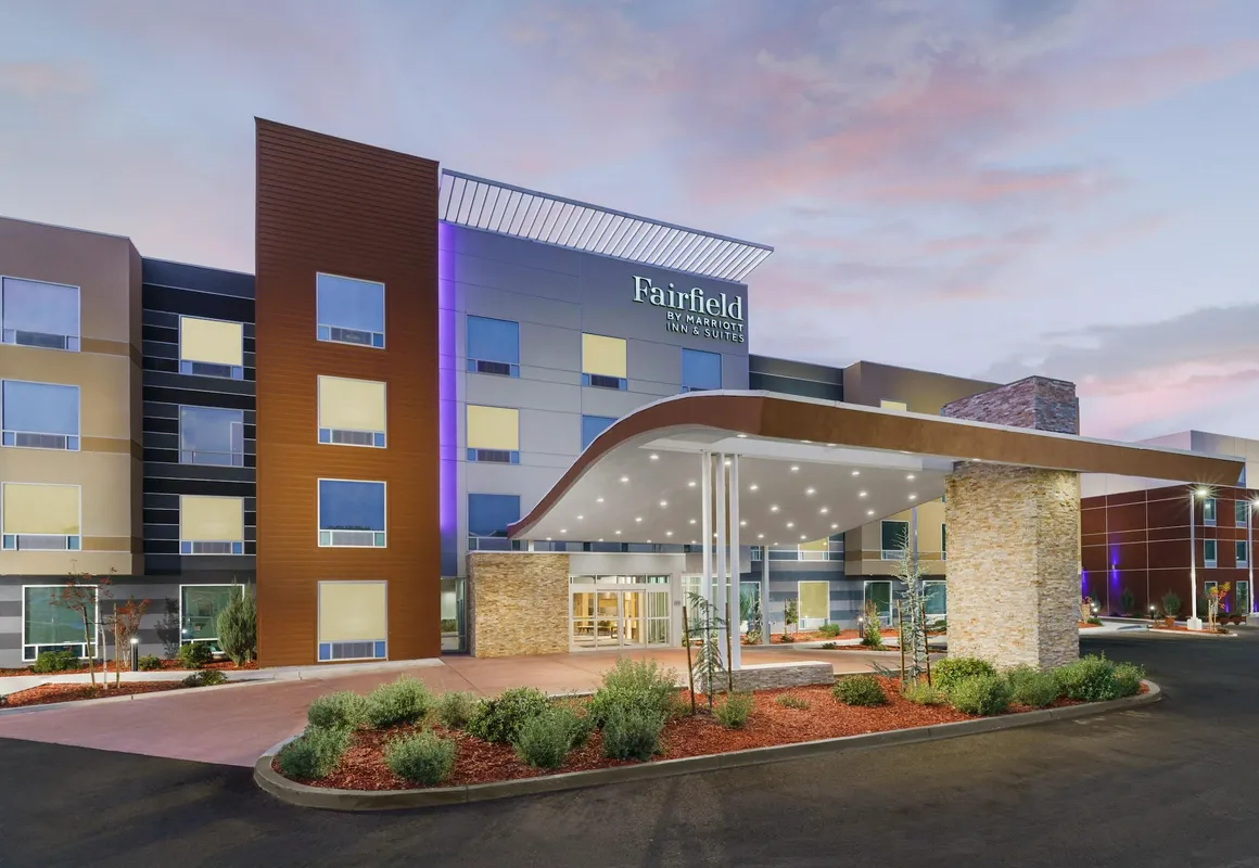 Fairfield Inn & Suites Oakhurst Yosemite hotel hero