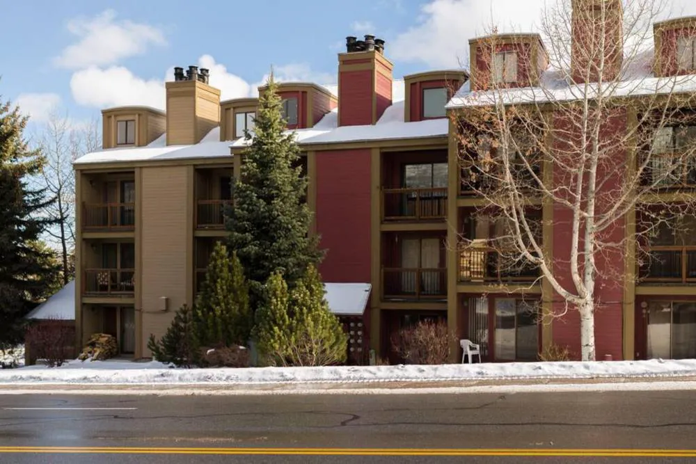 Snowcrest 300 1 Bedroom Condo by RedAwning hotel hero