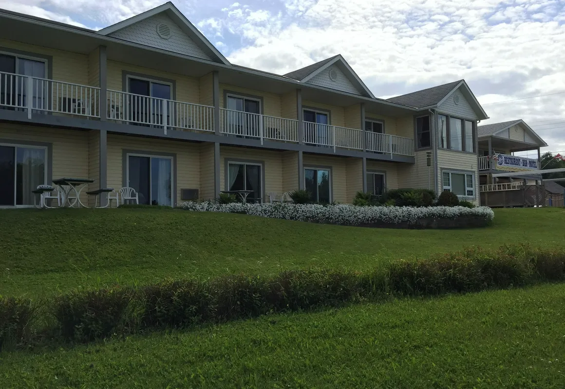 Inn at the Hilton Beach by Elevate Rooms hotel hero