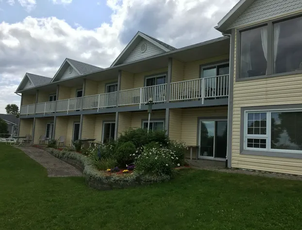 Inn at the Hilton Beach by Elevate Rooms hotel detail image 1