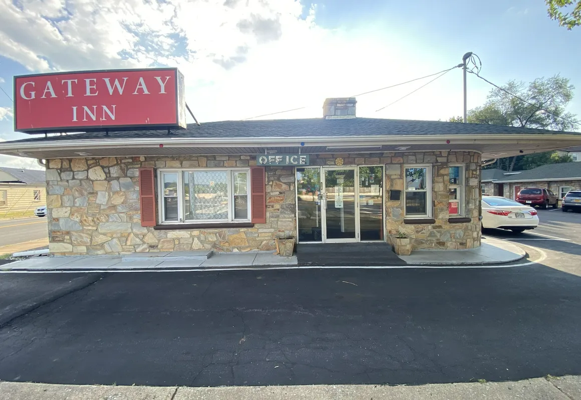 Gateway Inn hotel hero