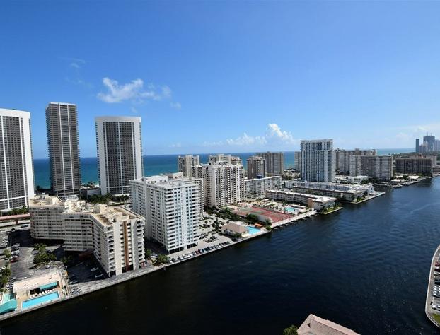 Stuning Ocean View 3 Bed 3 Bath Across The Beach @ Beachwalk hotel detail image 1