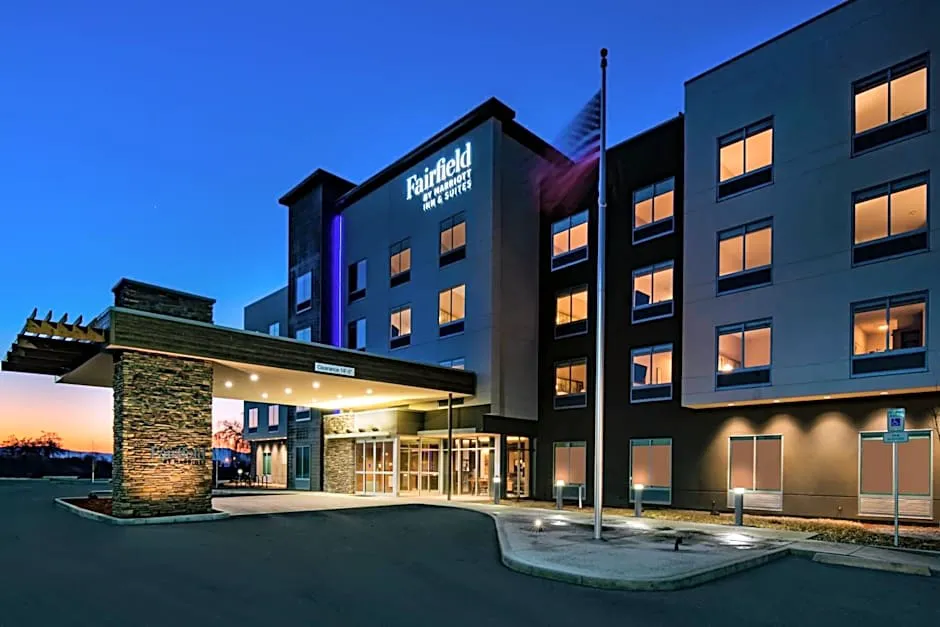 Fairfield Inn & Suites by Marriott Klamath Falls hotel hero
