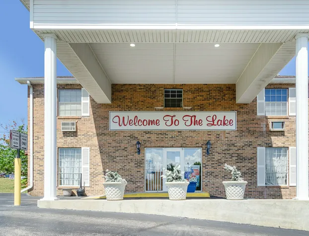 Hotel Osage Beach by the Lake of the Ozarks hotel detail image 1