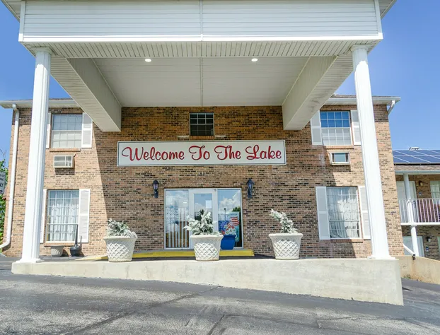 Hotel Osage Beach by the Lake of the Ozarks hotel detail image 2