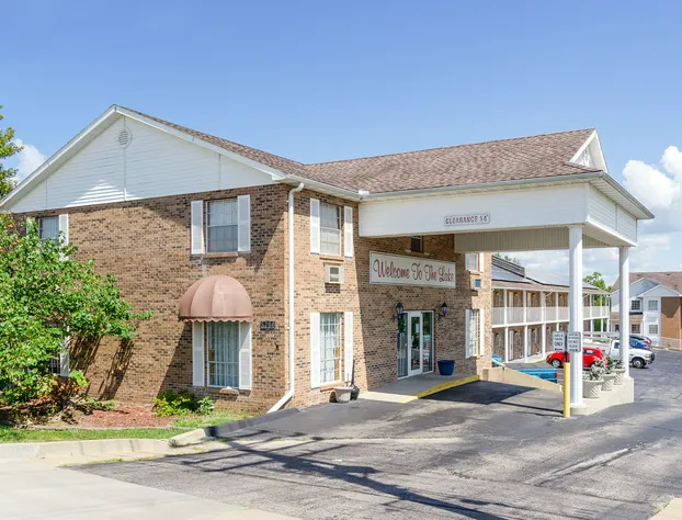 Hotel Osage Beach by the Lake of the Ozarks hotel detail image 3