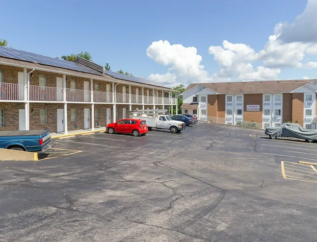 Hotel Osage Beach by the Lake of the Ozarks hotel detail image 1