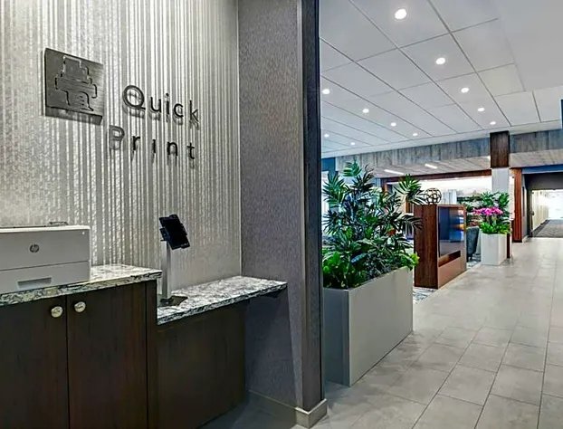 Courtyard by Marriott Hamilton hotel detail image 2