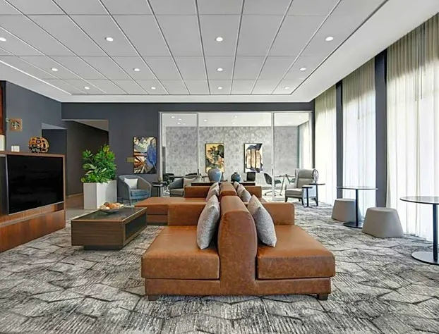 Courtyard by Marriott Hamilton hotel detail image 3