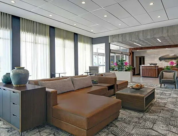 Courtyard by Marriott Hamilton hotel detail image 2