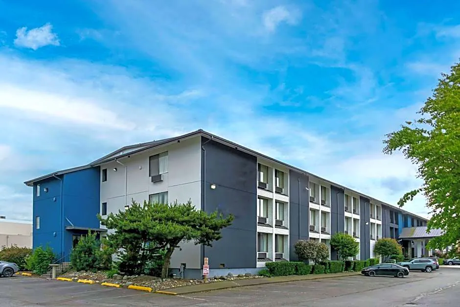 Wingate by Wyndham Mount Vernon hotel hero