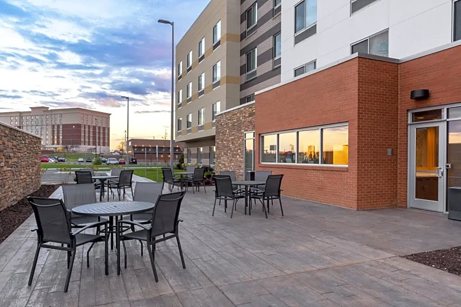 Fairfield Inn & Suites by Marriott O'Fallon, IL hotel hero