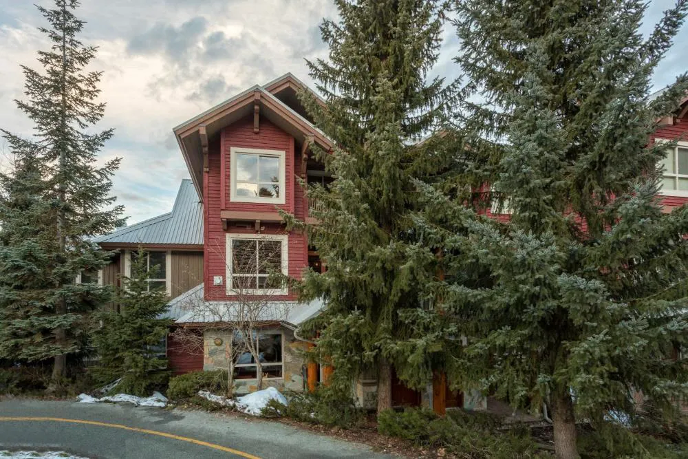 Symphony Resort Whistler hotel hero