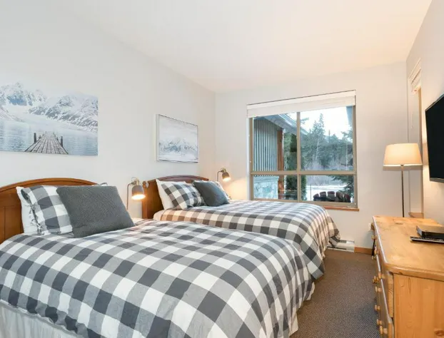 Symphony Resort Whistler hotel detail image 2