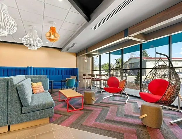 Tru by Hilton Portland Airport hotel detail image 2