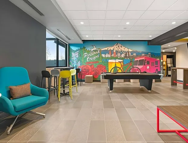 Tru by Hilton Portland Airport hotel detail image 3