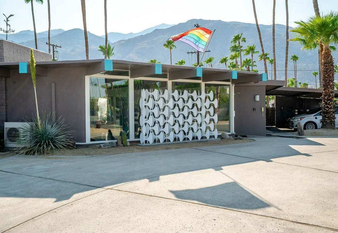 Inndulge -- A Modern Gay Men's Resort hotel hero