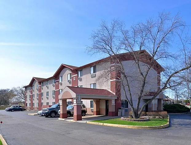Rodeway Inn Waukegan hotel detail image 1