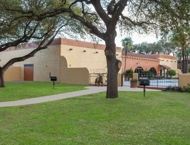 Days Inn by Wyndham Uvalde hotel detail image 2