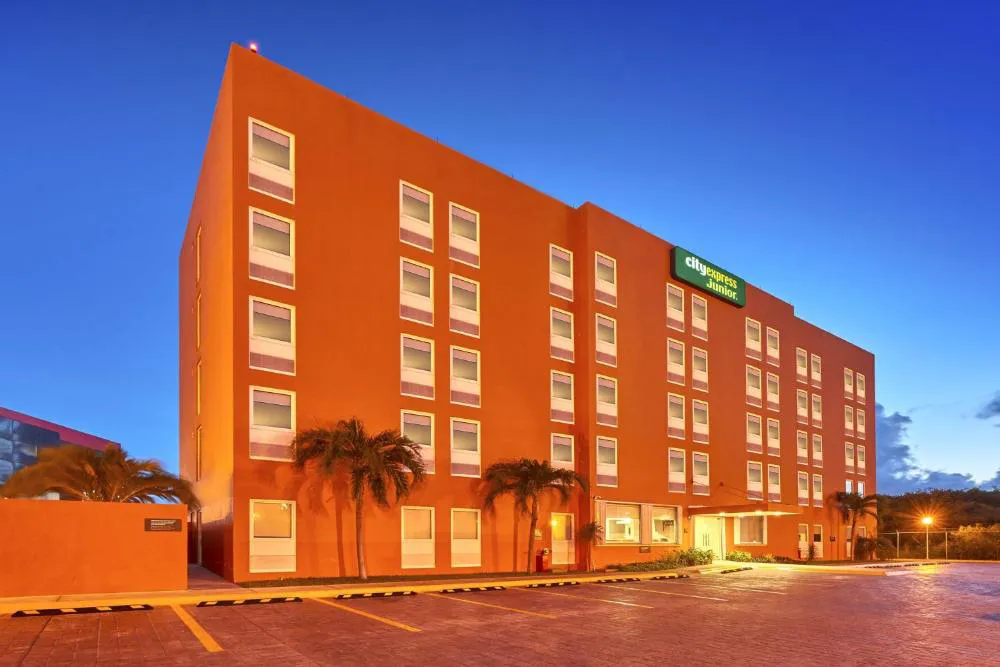 City Express Junior by Marriott Cancun hotel hero
