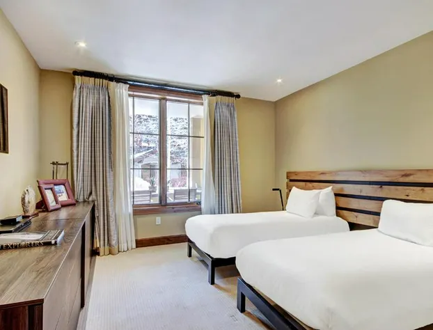 Legendary Lodging At The Ritz Carlton Residences Vail hotel detail image 4