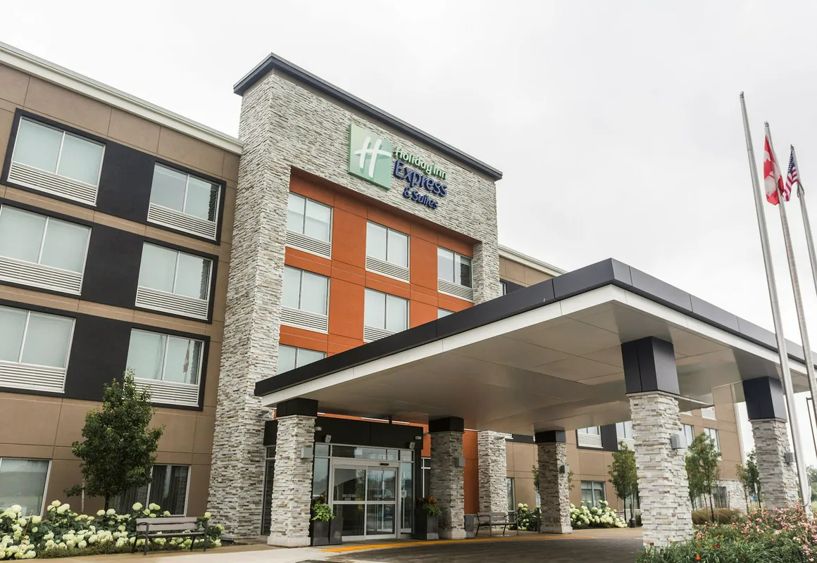 Holiday Inn Express & Suites Welland by IHG hotel hero
