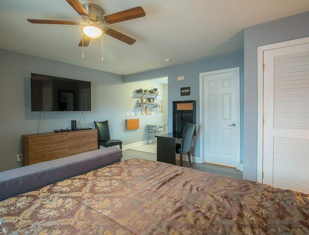 Oak Shores Studio 6 hotel detail image 3