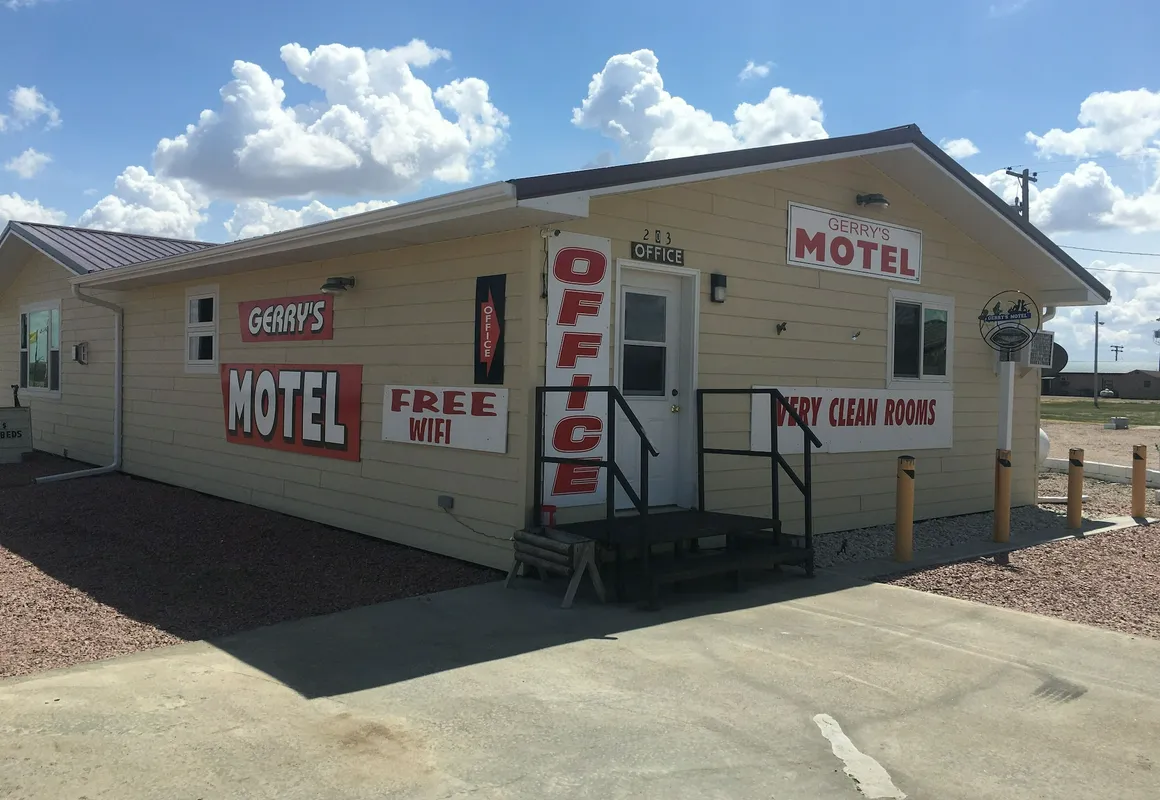 Gerrys Motel hotel hero