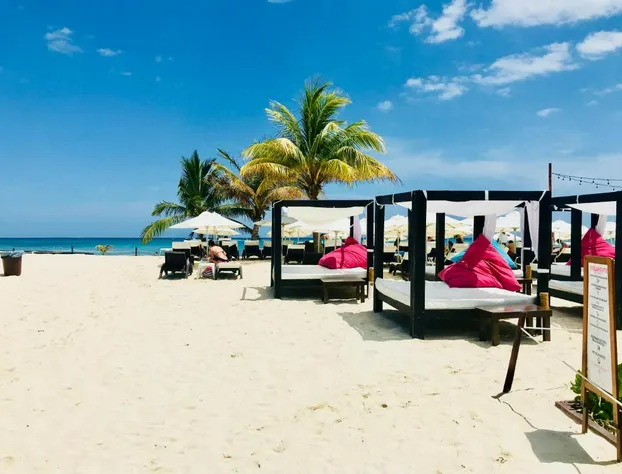 Room in Condo - Superior Studio 20 Aquamarina Suites hotel detail image 1