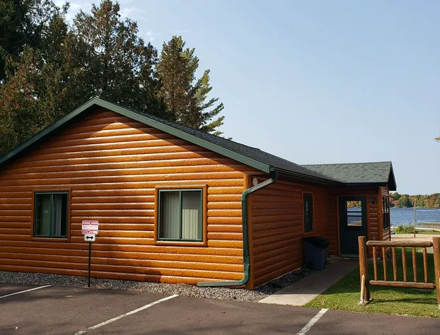 Lena's Northern Pines Resort hotel detail image 2