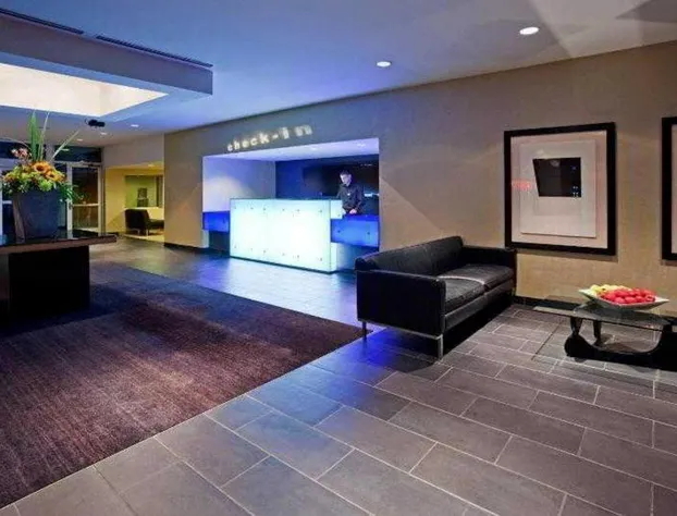 Crowne Plaza Bloomington hotel detail image 2