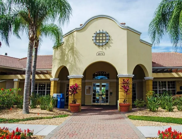 Huge Tastefully Furnished Condo With Wood Floors! 3bd / 2ba at Vista Cay 3vc049 hotel detail image 2