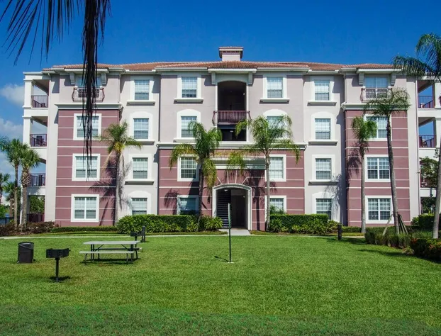 Huge Tastefully Furnished Condo With Wood Floors! 3bd / 2ba at Vista Cay 3vc049 hotel detail image 4