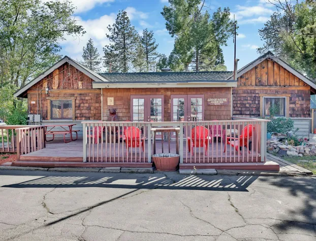 Lodge House #100 hotel detail image 1