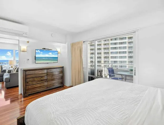 Ilikai Hotel Condo Vacations hotel detail image 4