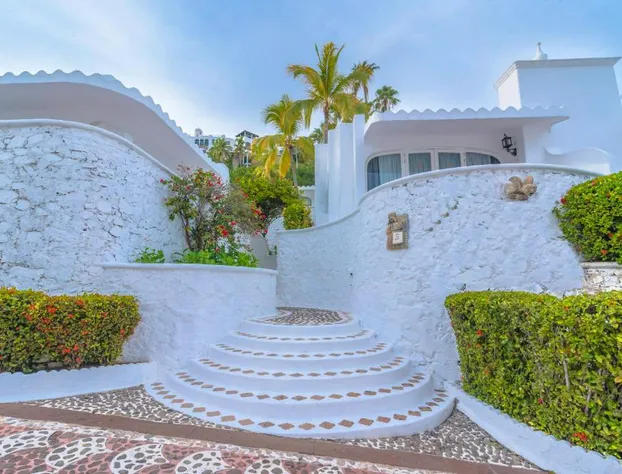 Las Hadas By Brisas hotel detail image 1