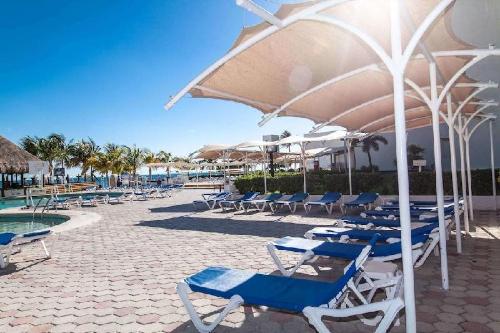 Aquamarina Beach Resort hotel detail image 2