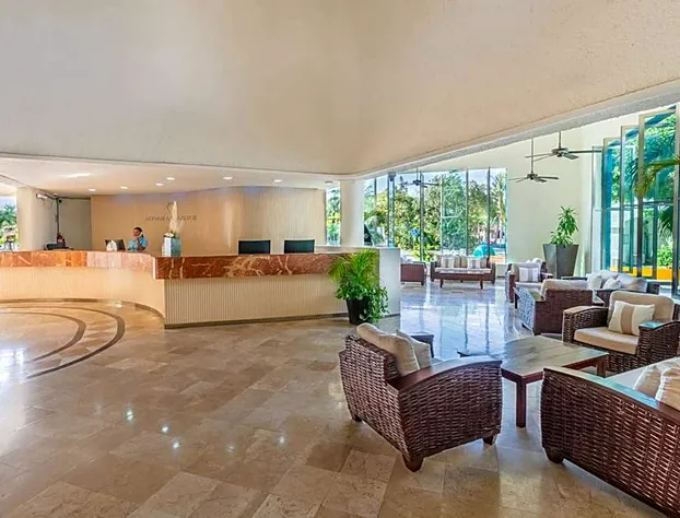 Aquamarina Beach Resort hotel detail image 2